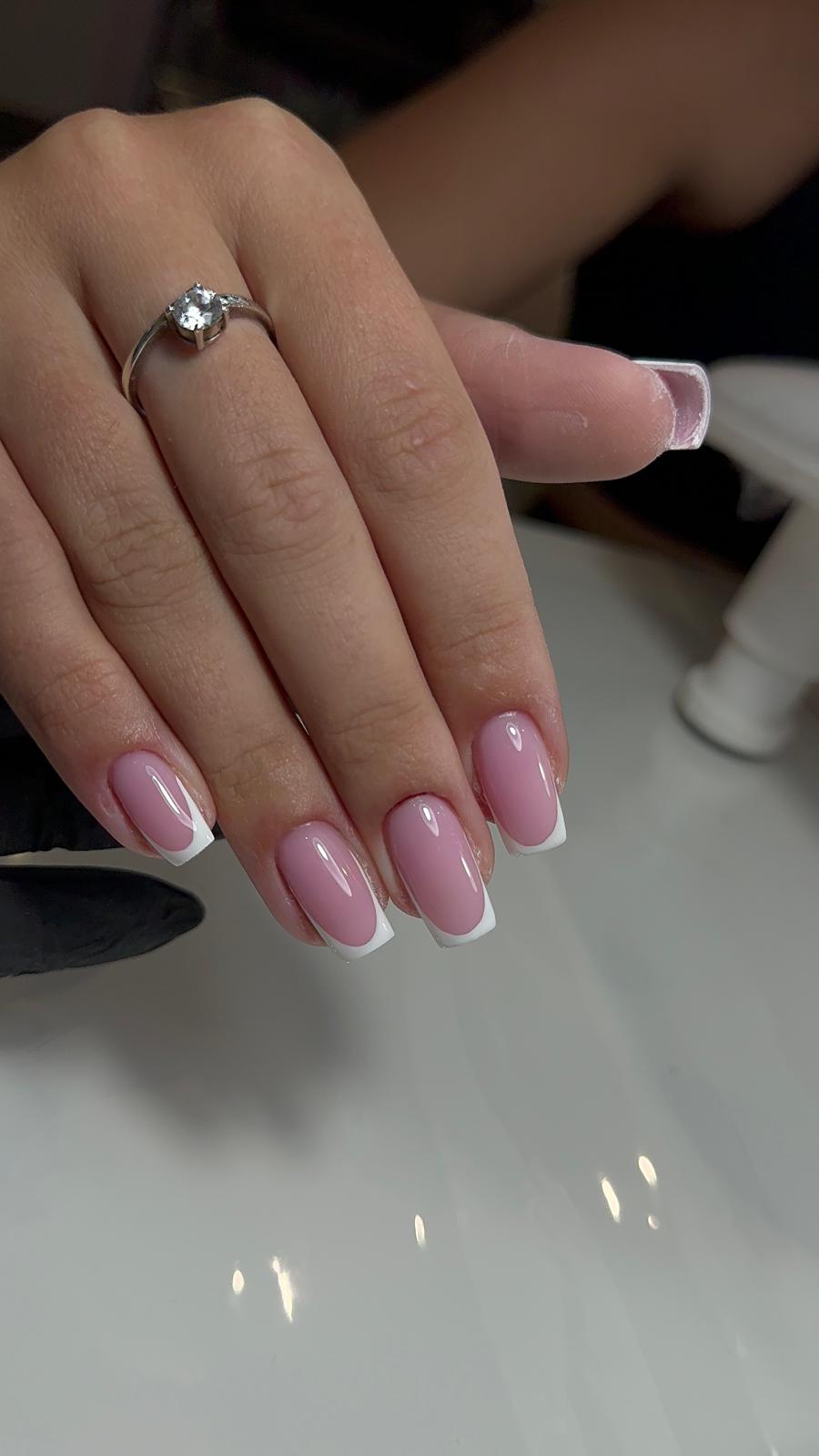 Cheveux lissés et soyeux après soin capillaire